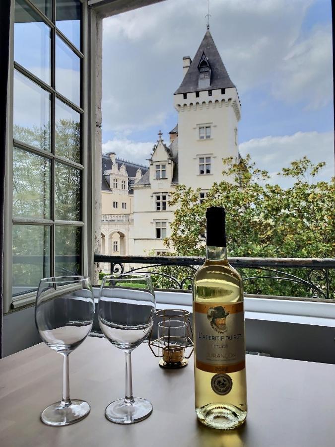 Vue Magique Sur Le Chateau Dans Un Quartier Populaire Apartment