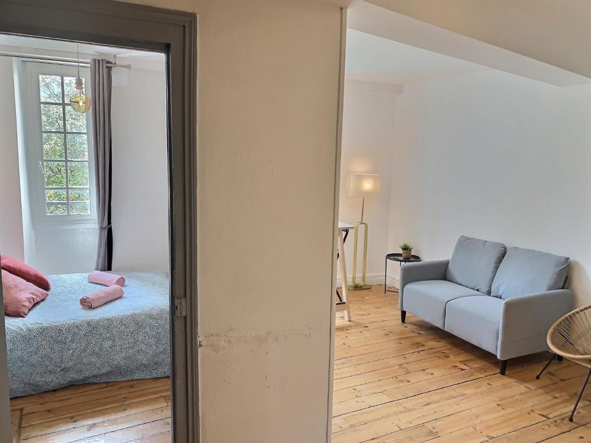 Vue Magique Sur Le Chateau Dans Un Quartier Populaire Appartement